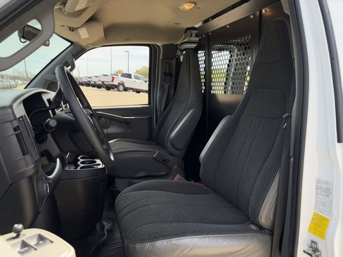 Used 2024 GMC Savana 2500 w/ Driver Convenience Package image 24