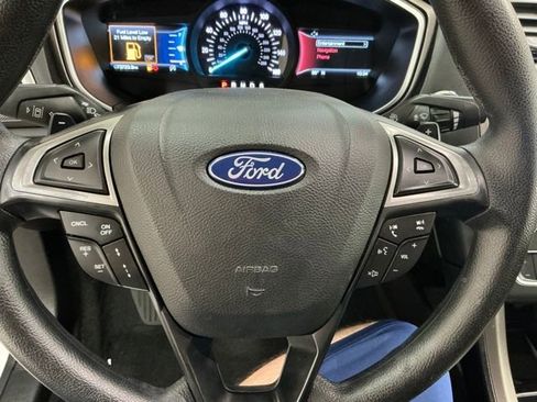 Used 2019 Ford Fusion SE FWD image 27