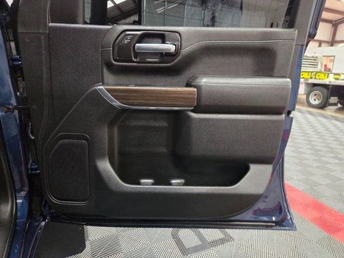 Used 2022 Chevrolet Silverado 2500 LT w/ Convenience Package image 39