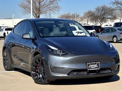 Used 2023 Tesla Model Y Long Range image 2