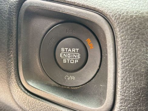 Used 2024 Jeep Wrangler Sport AWD/4WD image 23