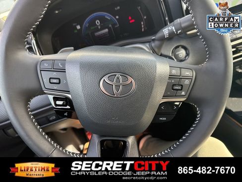Used 2026 Toyota Camry SE image 9