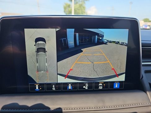 Used 2023 Chevrolet Tahoe LT w/ LT Signature Package AWD/4WD image 23