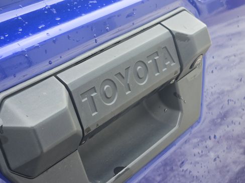 Used 2024 Toyota Tacoma TRD Off-Road image 12