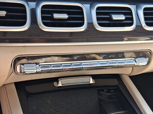 Used 2021 Mercedes-Benz GLE 350 4MATIC image 17