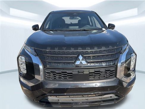 Used 2022 Mitsubishi Outlander SE image 6