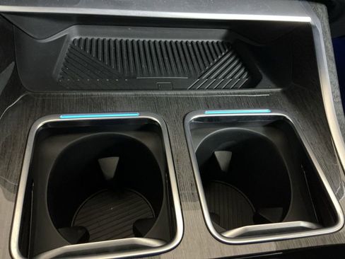 Certified 2024 BMW i7 xDrive60 w/ Executive Package image 16