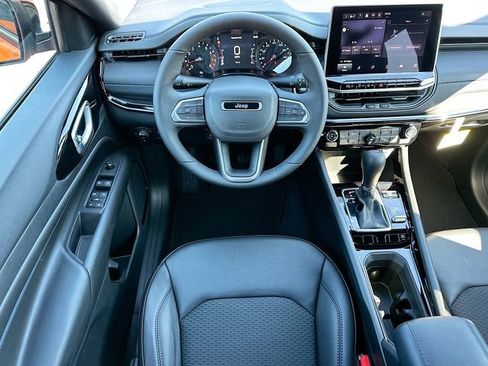 New 2026 Jeep Compass Latitude image 15