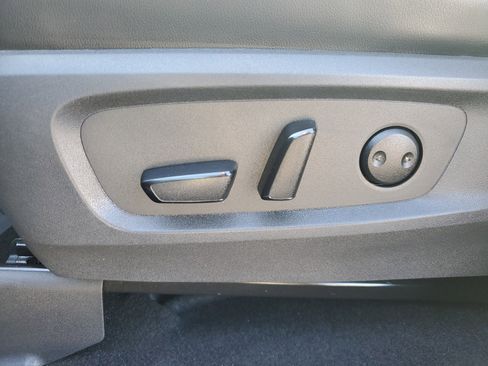 Certified 2024 Nissan Pathfinder SL image 10