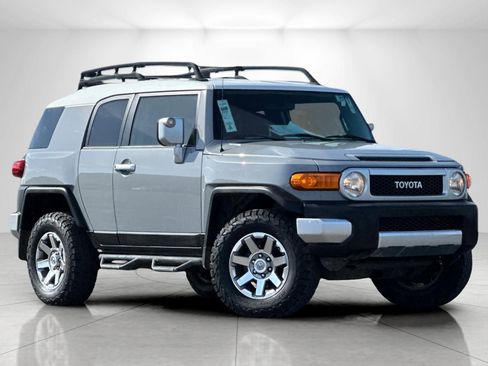 Used 2014 Toyota FJ Cruiser 4WD w/ Convenience Package image 1