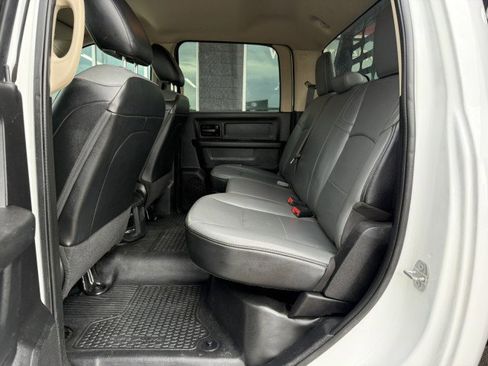 Used 2020 RAM 5500 Tradesman w/ Chrome Appearance Group AWD/4WD image 9