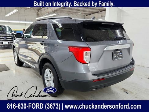 Used 2021 Ford Explorer XLT image 5