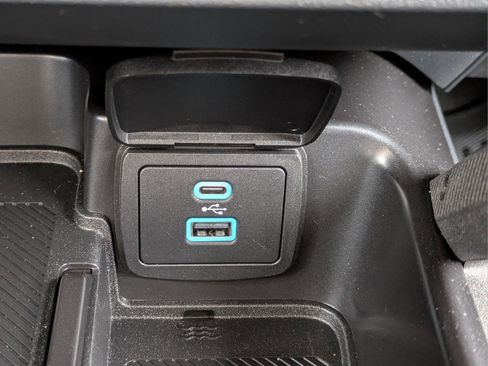 Used 2025 Ford Bronco Badlands image 21