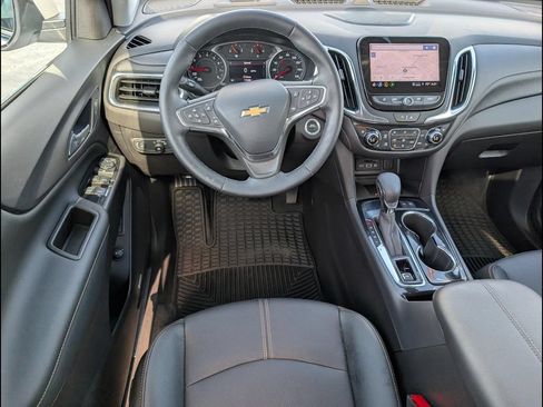 Used 2024 Chevrolet Equinox Premier FWD image 11
