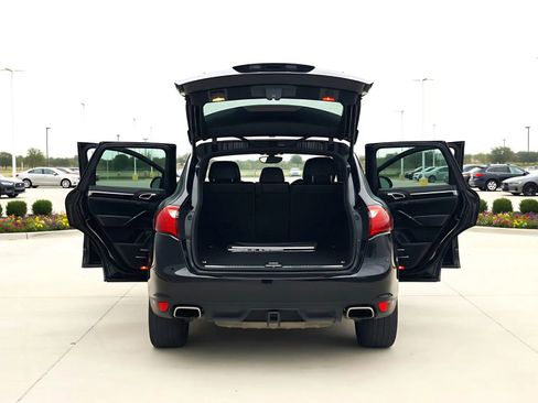 Used 2013 Porsche Cayenne AWD/4WD image 6