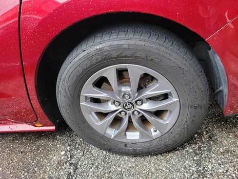 Used 2021 Toyota Sienna LE w/ LE Plus Package image 7