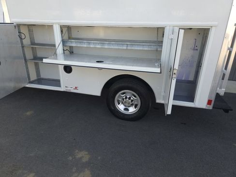 Used 2014 Chevrolet Express 3500 image 4