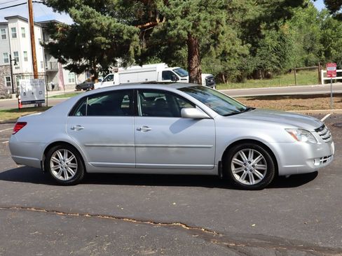 Used 2007 Toyota Avalon Limited FWD image 2