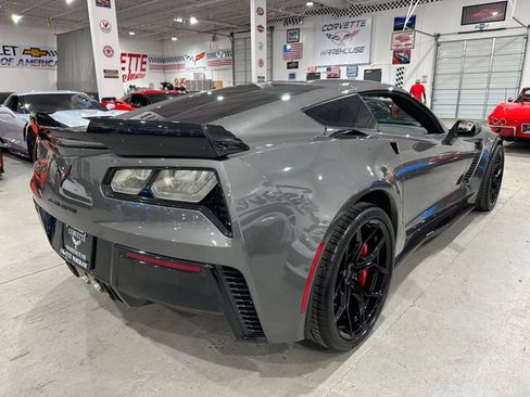 Used 2015 Chevrolet Corvette Z06 w/ Z07 Performance Package RWD image 28