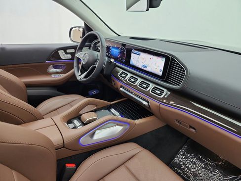 Certified 2026 Mercedes-Benz GLS 450 4MATIC image 18