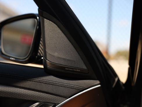 Used 2019 BMW M550i xDrive image 54