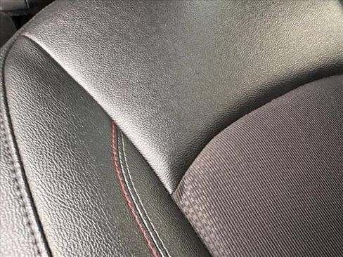 Used 2025 Jeep Compass Trailhawk AWD/4WD image 17
