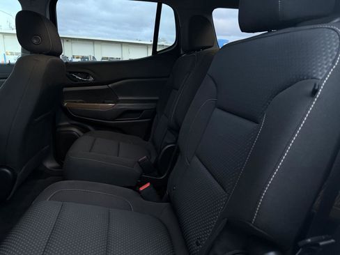 Certified 2023 GMC Acadia SLE w/ Driver Convenience Package image 13