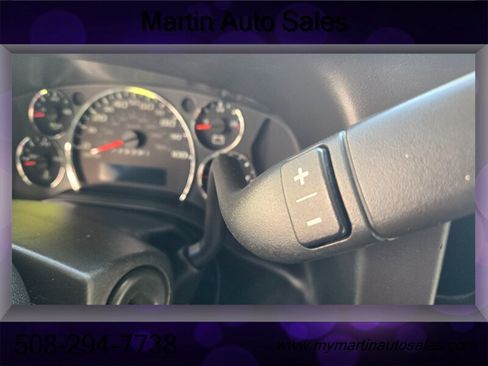 Used 2010 Chevrolet Express 2500 RWD image 12