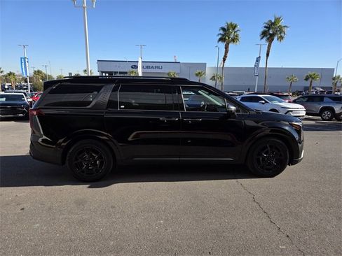 Used 2025 Kia Carnival SX Prestige image 7