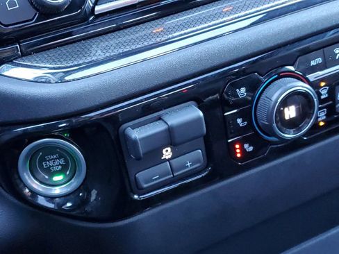 Used 2023 Chevrolet Silverado 1500 ZR2 image 23