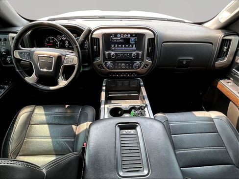 Used 2018 GMC Sierra 1500 Denali w/ Denali Ultimate Package AWD/4WD image 8