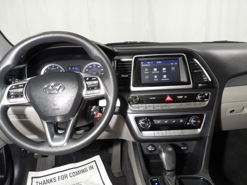 Used 2019 Hyundai Sonata SE FWD image 11
