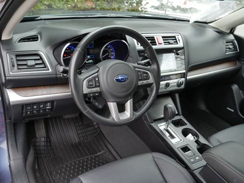 Used 2017 Subaru Outback 3.6R Limited image 4