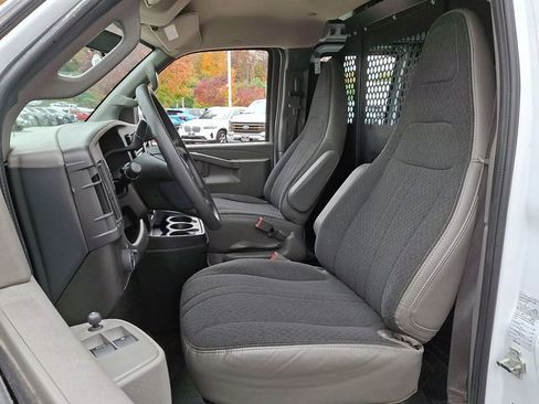 Used 2023 GMC Savana 2500 w/ Driver Convenience Package image 17