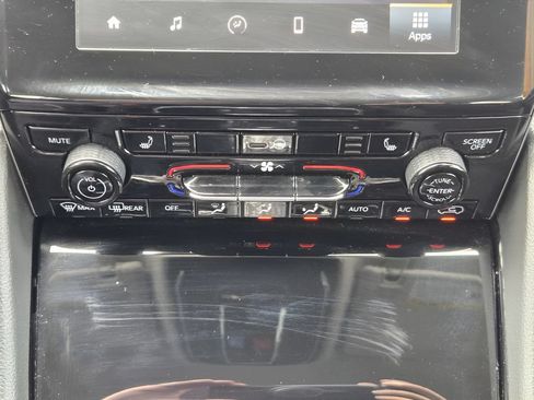 Used 2023 Jeep Grand Cherokee L Laredo w/ Luxury Tech Group I AWD/4WD image 13
