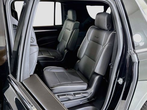 Used 2025 Cadillac Escalade ESV Premium Luxury AWD/4WD image 25