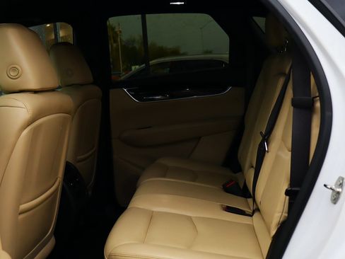 Used 2017 Cadillac XT5 FWD image 34
