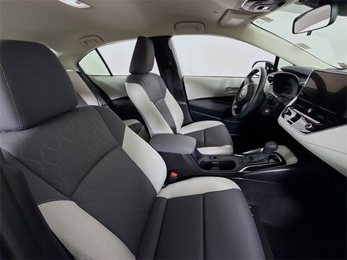 Certified 2025 Toyota Corolla LE image 24