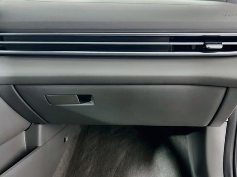 Used 2025 Hyundai Elantra Sport FWD image 34