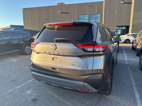 Used 2023 Nissan Rogue SV image 6