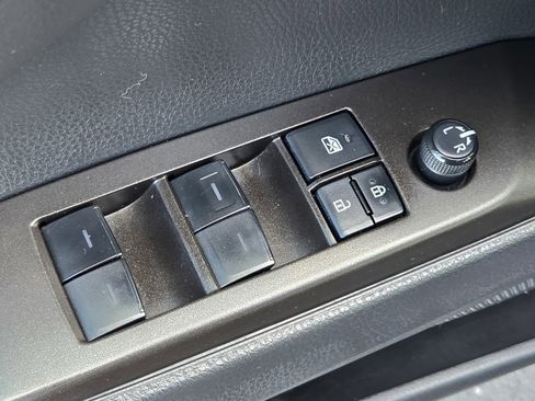 Used 2022 Toyota Camry LE FWD image 17