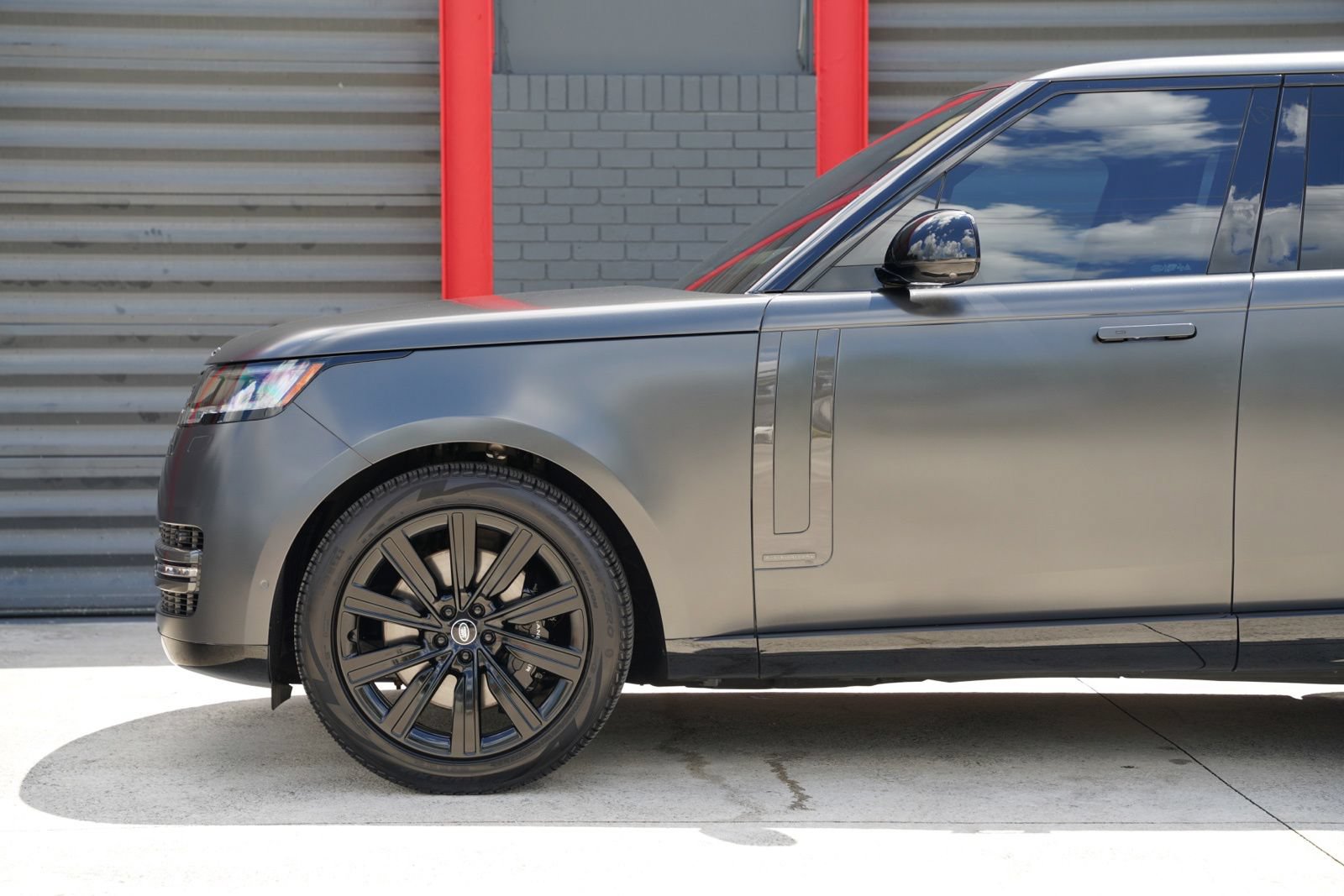 Used 2023 Land Rover Range Rover Autobiography AWD/4WD image 5