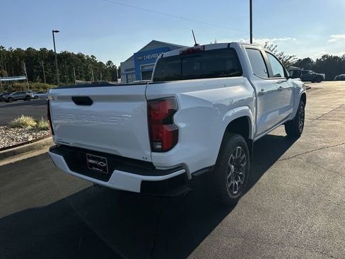 Certified 2024 Chevrolet Colorado LT w/ LT Convenience Package III image 8