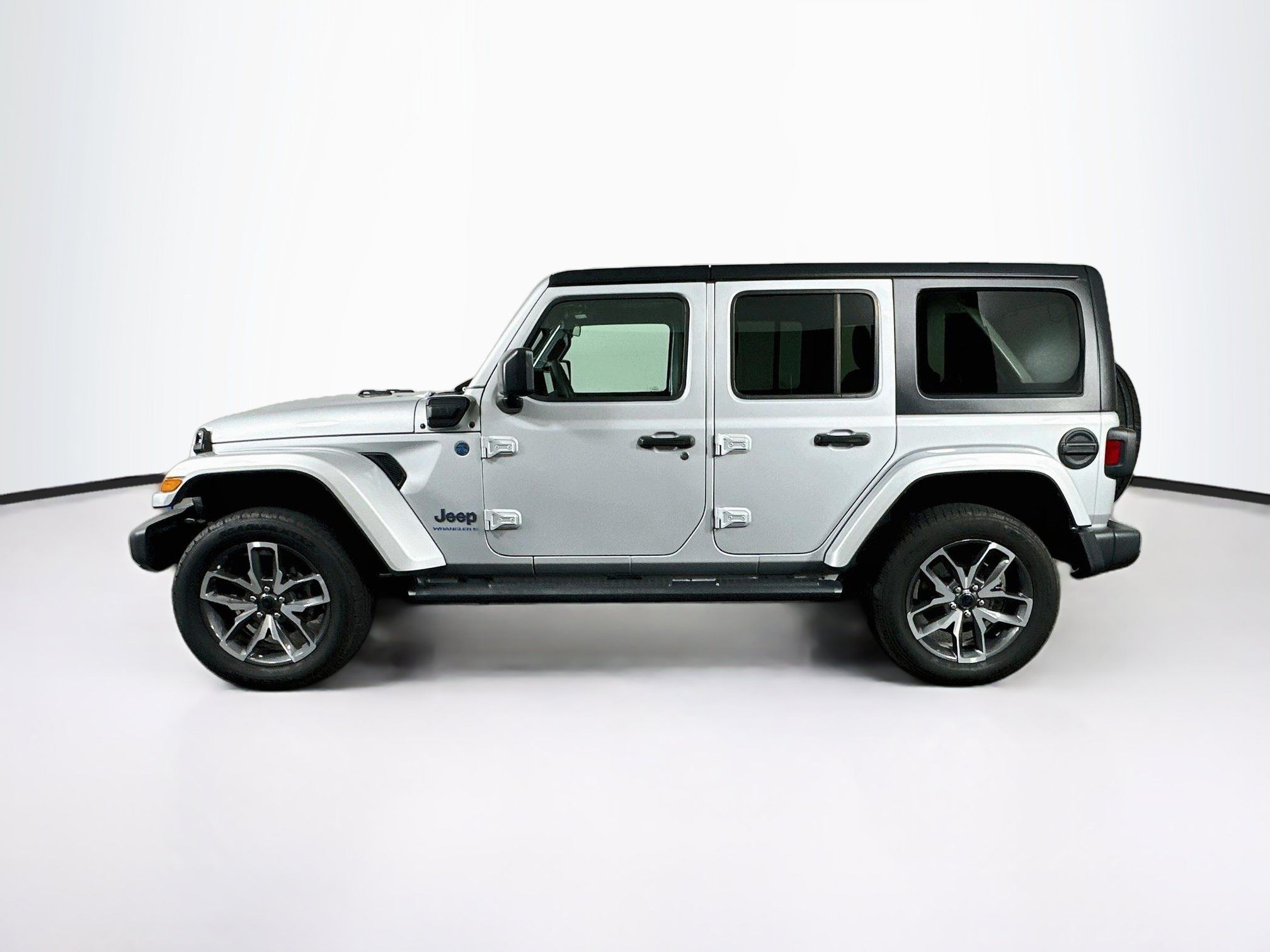 Used 2024 Jeep Wrangler Unlimited w/ Convenience Group AWD/4WD image 4
