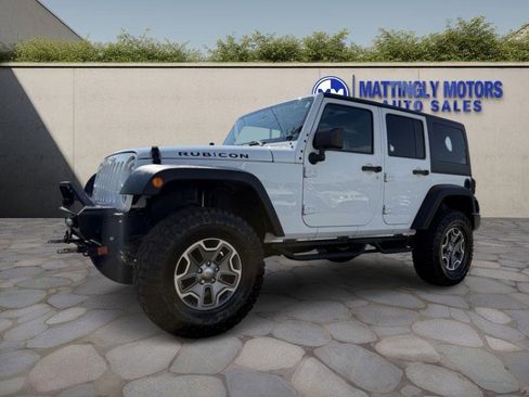 Used 2017 Jeep Wrangler Unlimited Rubicon w/ Connectivity Group image 7