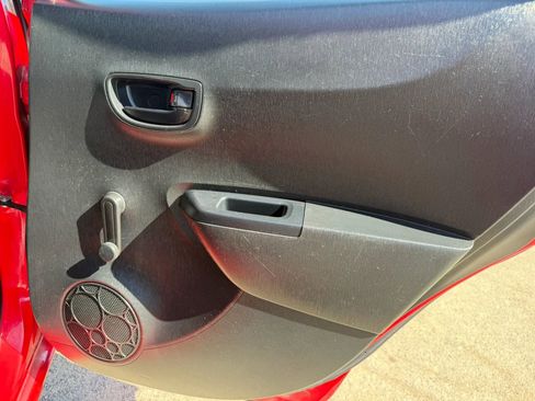 Used 2013 Toyota Yaris L FWD image 16