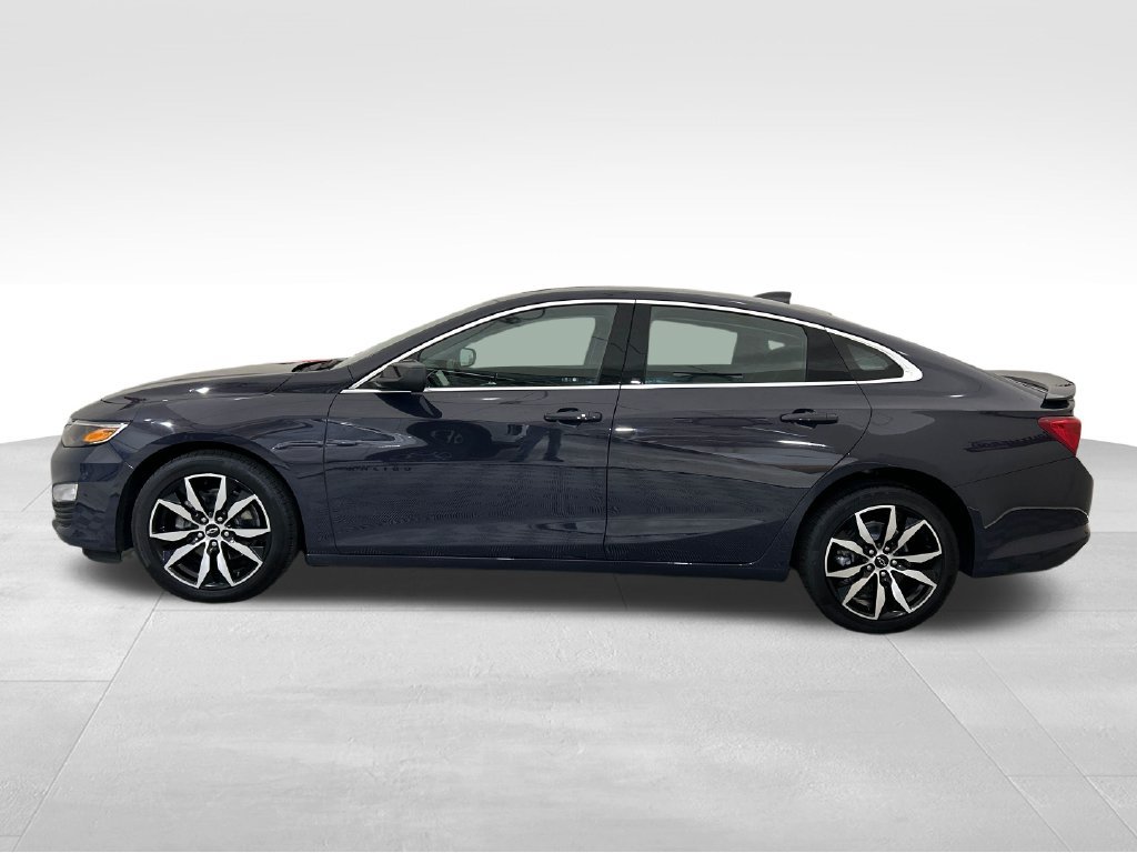 Used 2025 Chevrolet Malibu RS FWD image 2