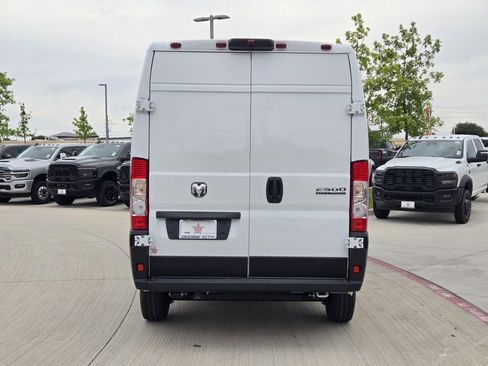 New 2026 RAM ProMaster 2500 w/ Convenience Group FWD image 3