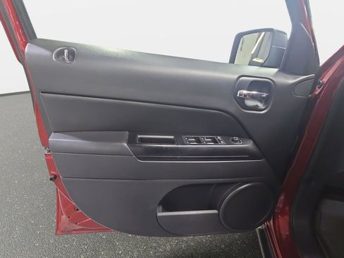 Used 2015 Jeep Patriot Sport w/ Power Value Group FWD image 22