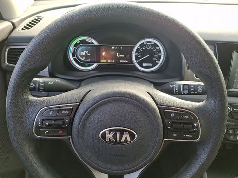 Used 2018 Kia Niro LX image 22